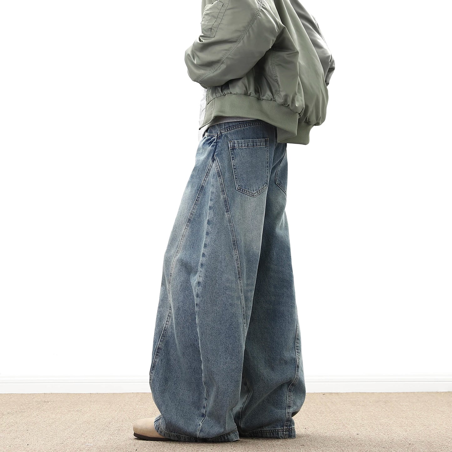 Men’s Washed Wide-Leg Jeans