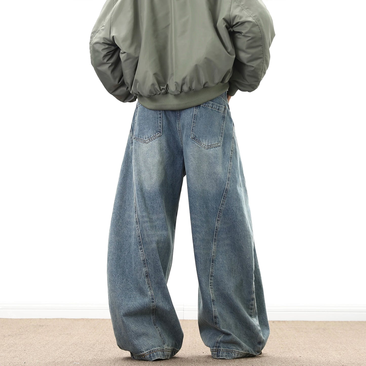 Men’s Washed Wide-Leg Jeans