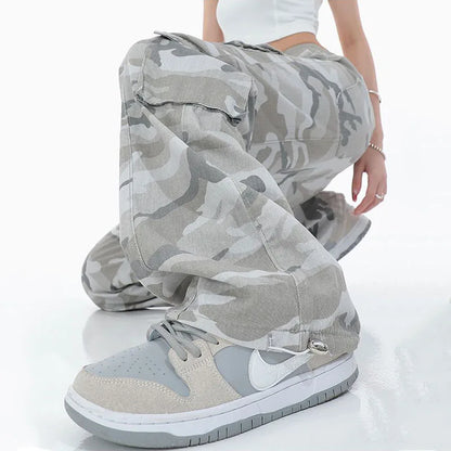 Urban Chic - Women's Wide Leg Camouflage Cargo Pants for Casual Style