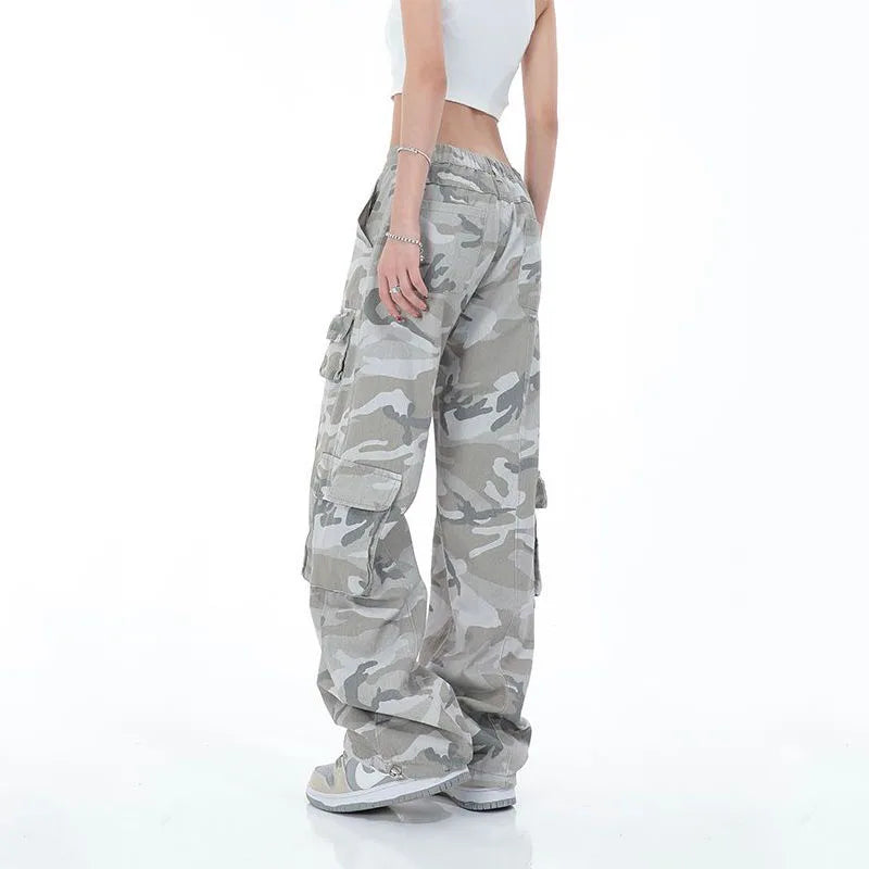 Urban Chic - Women's Wide Leg Camouflage Cargo Pants for Casual Style