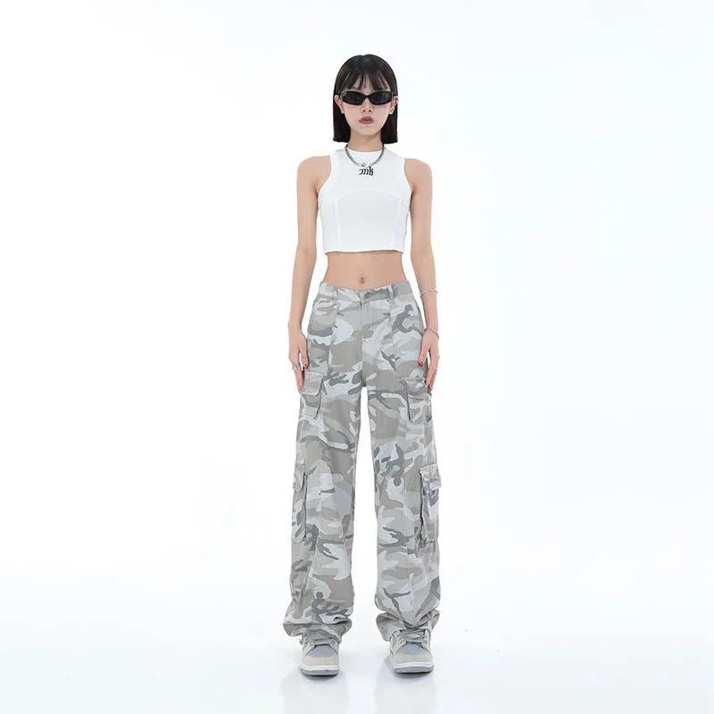 Urban Chic - Women's Wide Leg Camouflage Cargo Pants for Casual Style